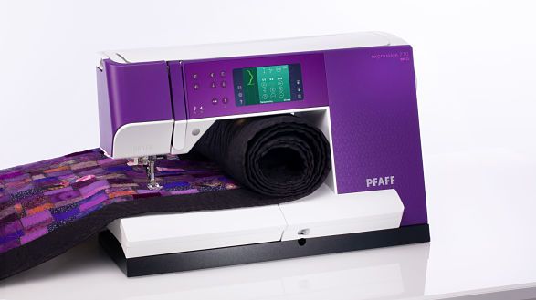 Load image into Gallery viewer, Pfaff Quilt Expression 710 Sewing &amp; Quilting Machine 
