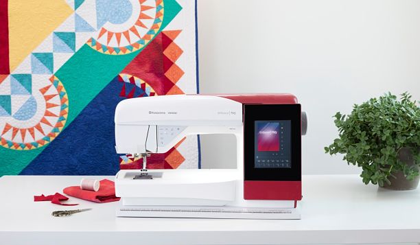 Load image into Gallery viewer, Husqvarna Brilliance 75Q Sewing &amp; Quilting Machine 

